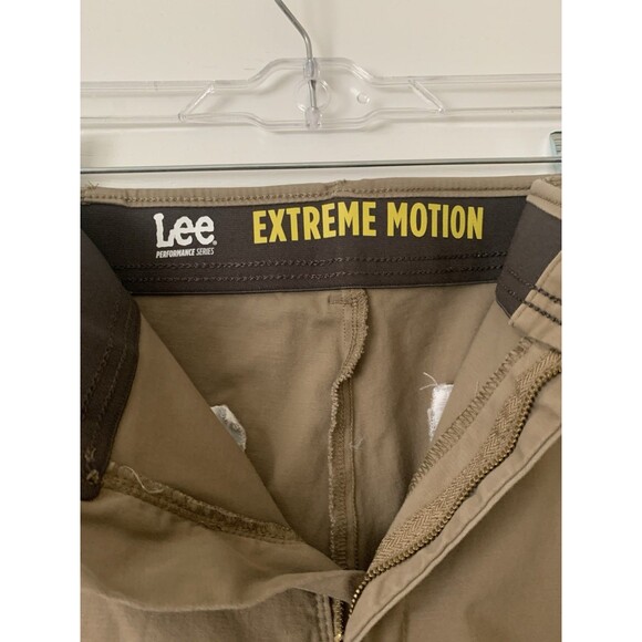 Lee Mens Extreme Motion Shorts Performance Series Khaki Tan Sz 36 Flex Waistband - Picture 5 of 9